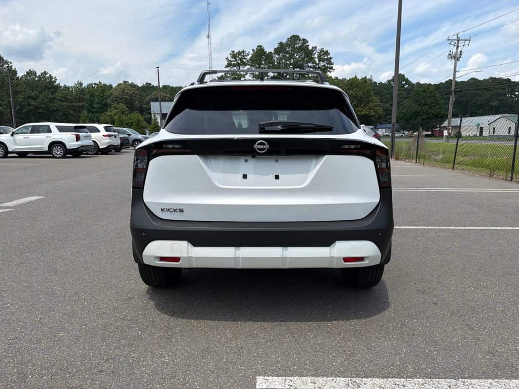 New 2026 Nissan Kicks SV w/ Interior Electronics Package FWD image 5