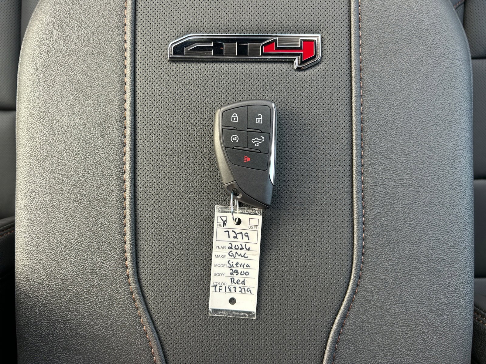 New 2026 GMC Sierra 2500 AT4 w/ AT4 Premium Plus Package AWD/4WD image 32