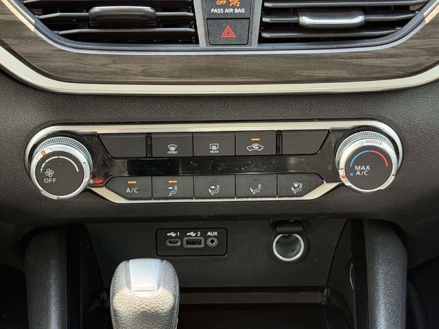 Used 2024 Nissan Altima 2.5 SV FWD image 21