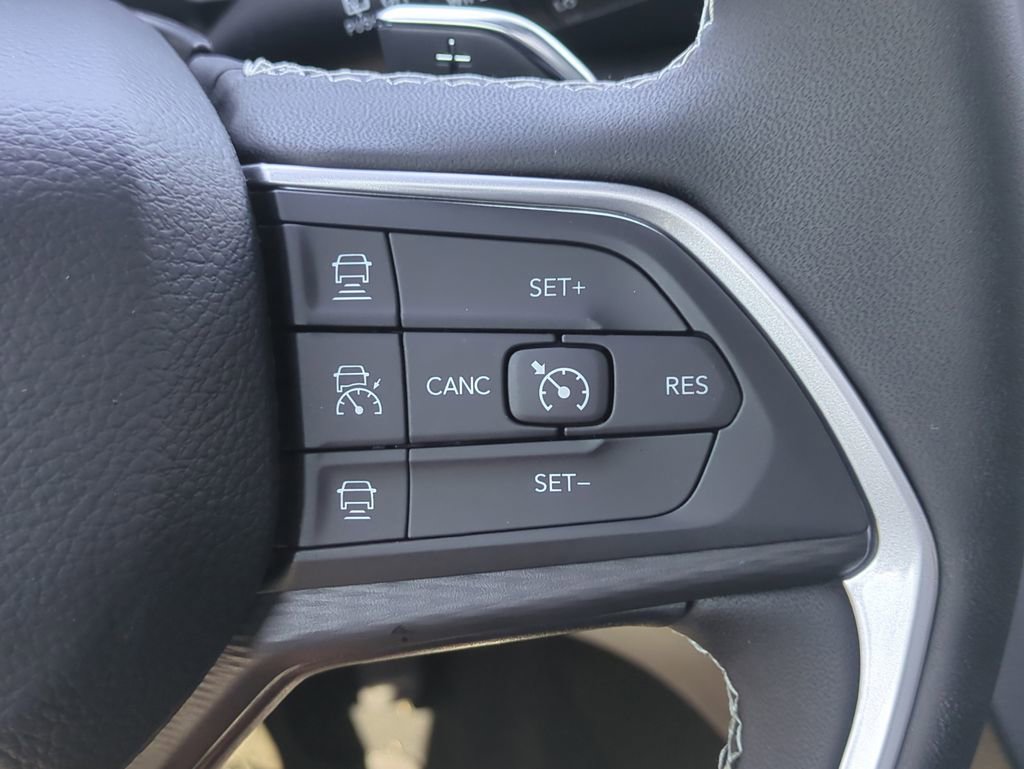New 2025 Jeep Grand Cherokee Laredo RWD image 27