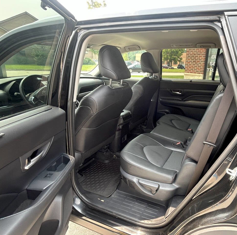 Used 2024 Toyota Grand Highlander AWD image 26