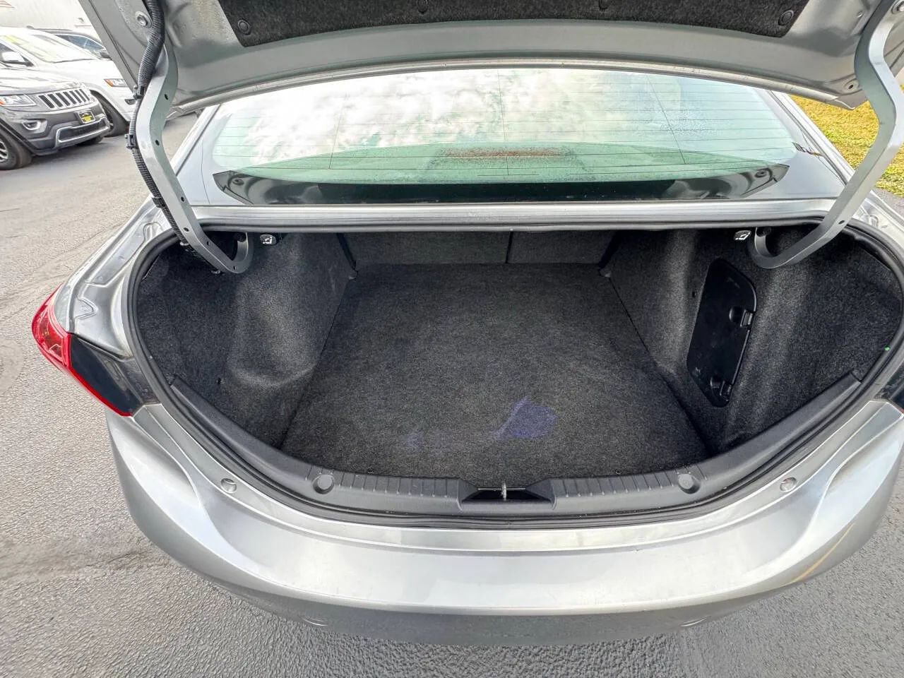 Used 2014 MAZDA MAZDA3 i Grand Touring image 14