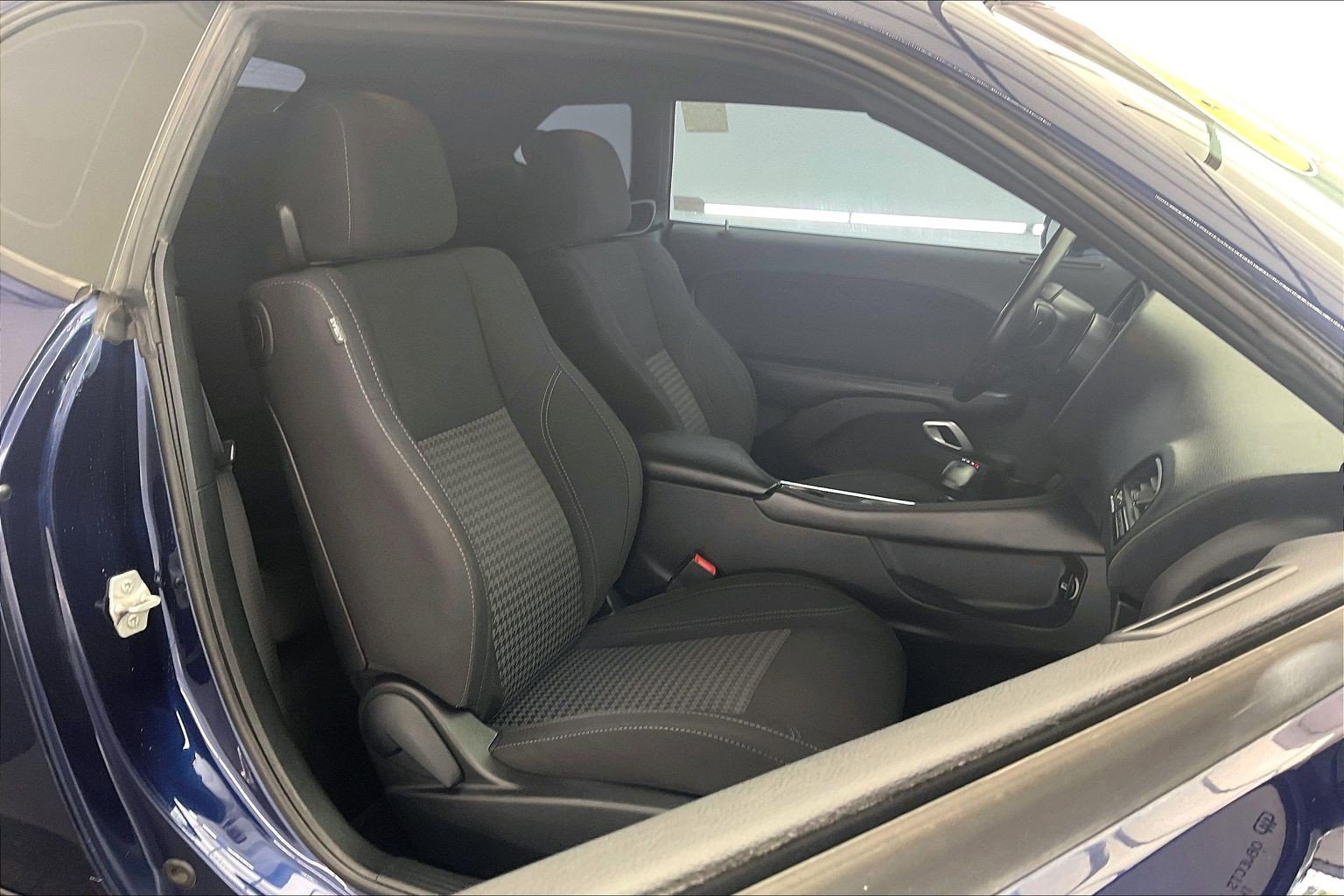 Used 2015 Dodge Challenger SXT w/ Driver Convenience Group RWD image 6