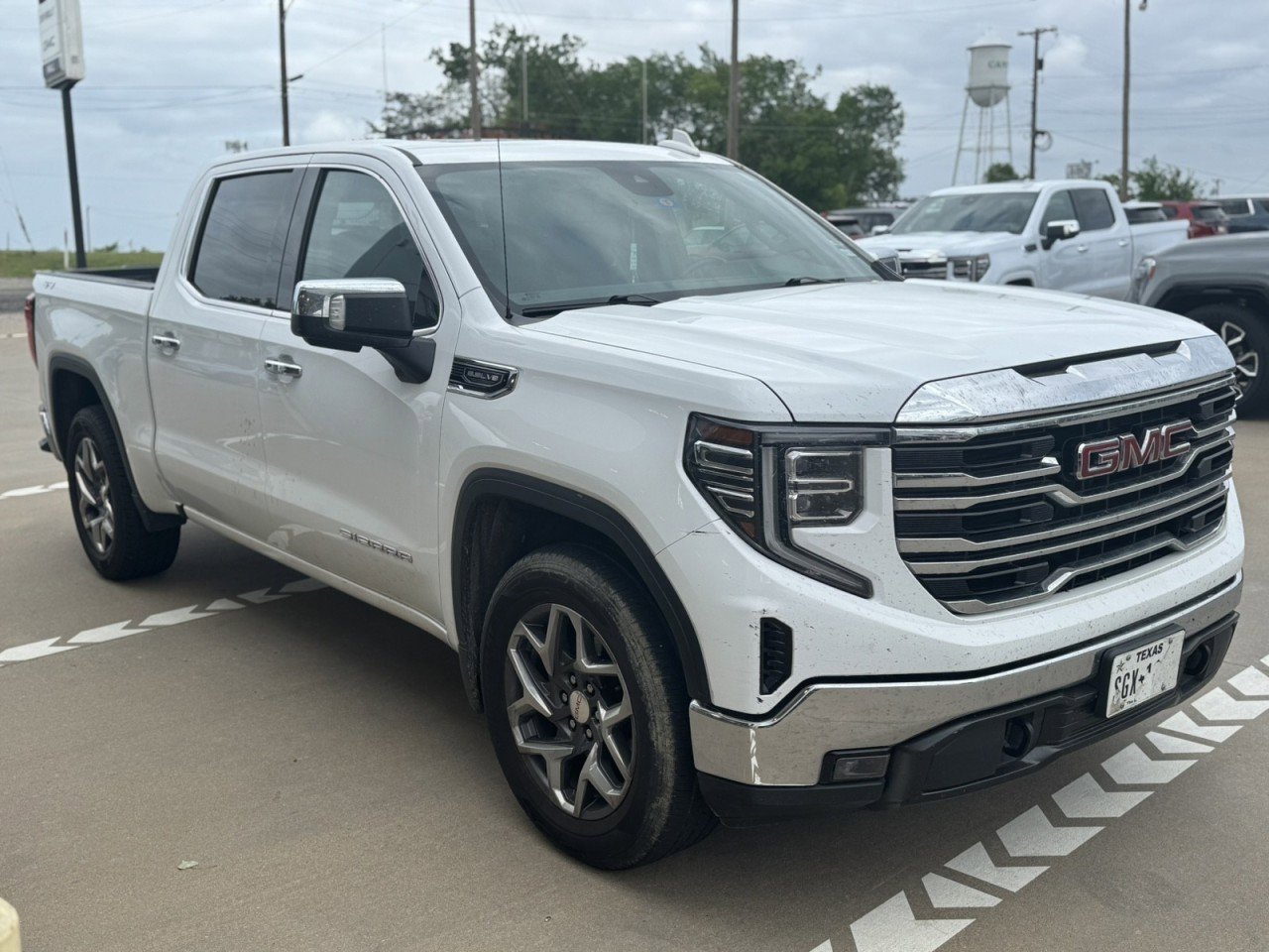 Used 2022 GMC Sierra 1500 SLT w/ SLT Convenience Package image 3
