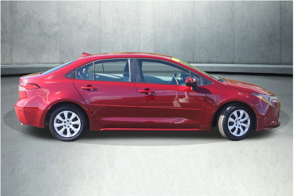Used 2024 Toyota Corolla LE FWD image 33