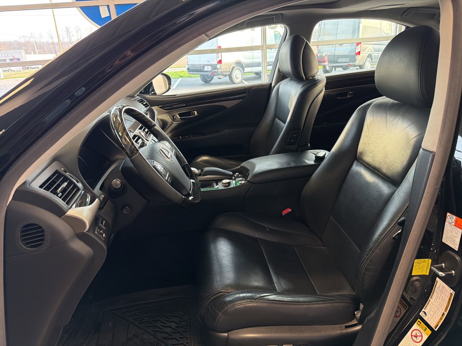 Used 2015 Lexus LS 460 AWD w/ Comfort Package image 15