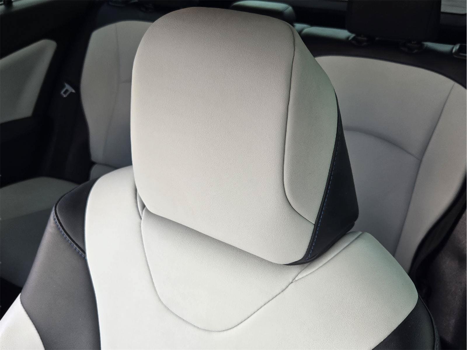 Used 2019 Toyota Prius Limited FWD image 21