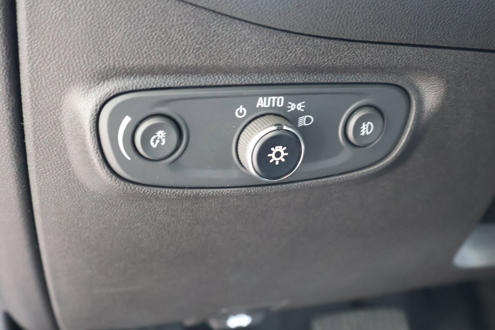 Used 2020 Chevrolet Equinox LT w/ Sport Edition image 20