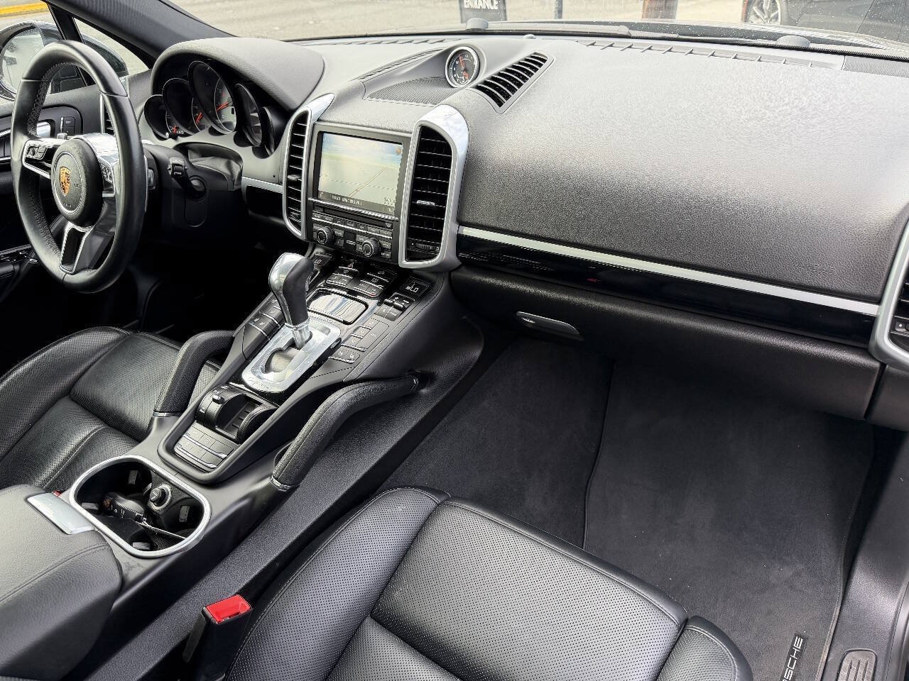 Used 2016 Porsche Cayenne S AWD/4WD image 19