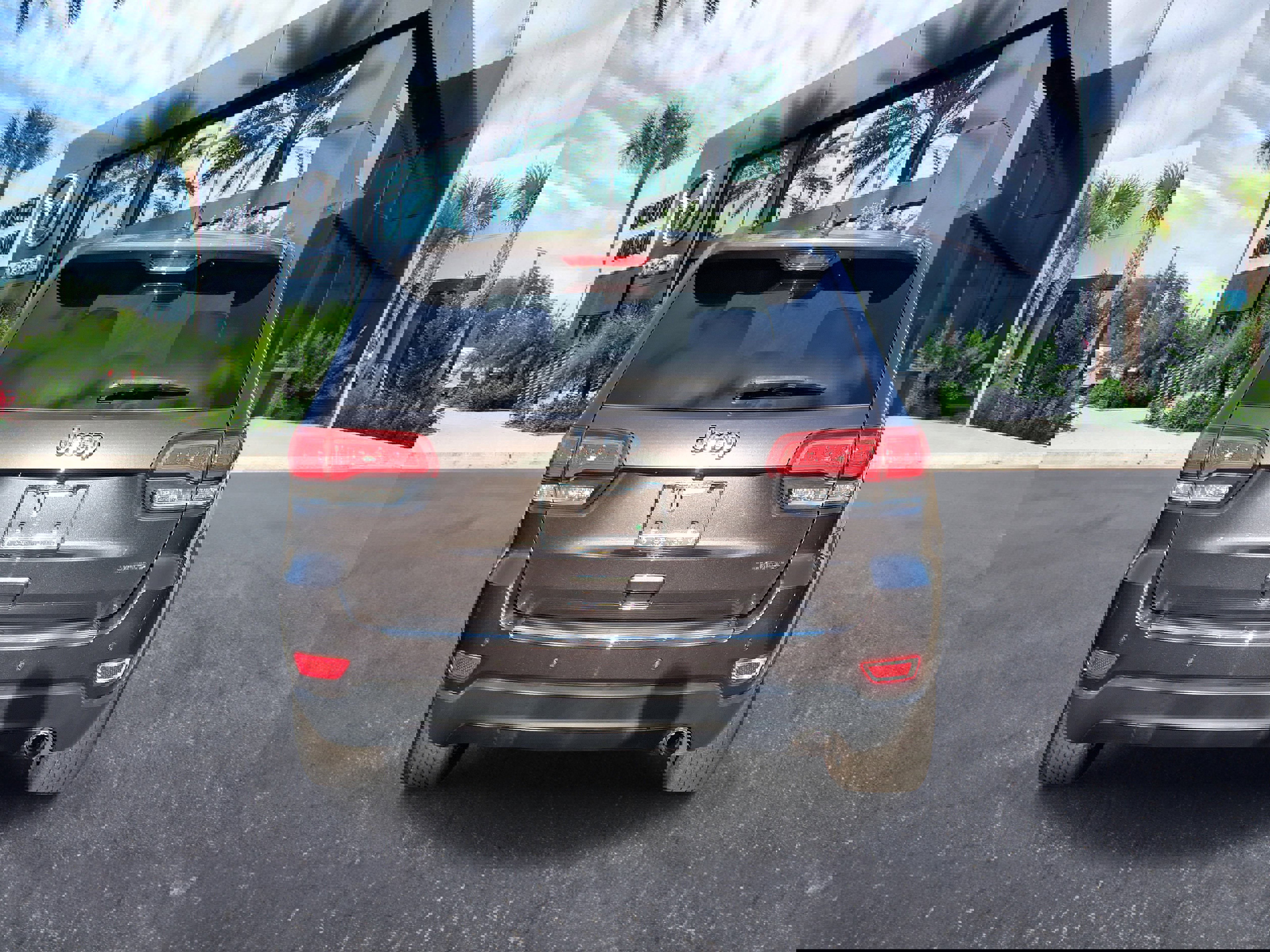 Used 2020 Jeep Grand Cherokee Limited w/ Premium Lighting Group image 4