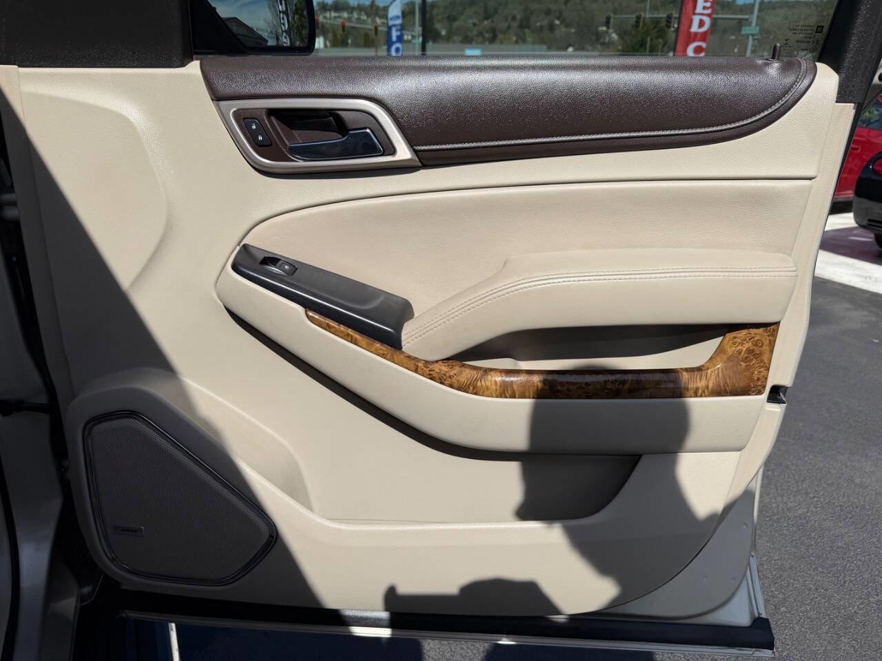 Used 2015 GMC Yukon Denali w/ Premium Package image 30