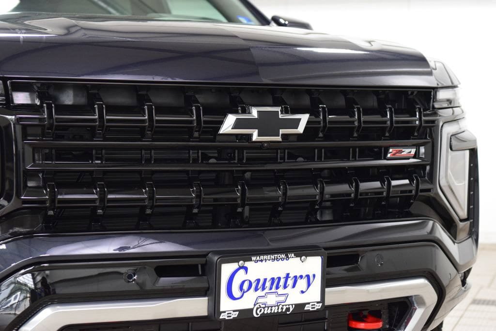 New 2026 Chevrolet Suburban Z71 w/ Z71 Off-Road Package AWD/4WD image 11