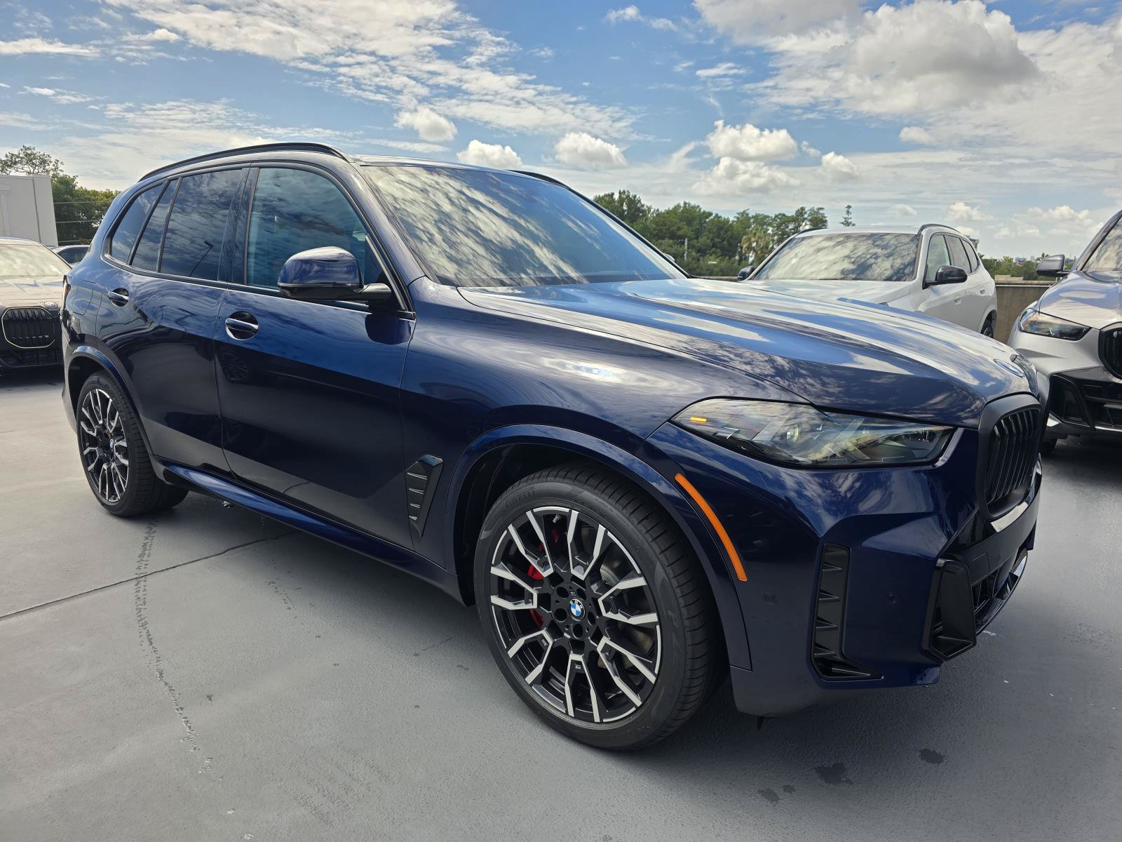 New 2026 BMW X5 xDrive50e w/ M Sport Package AWD/4WD image 24