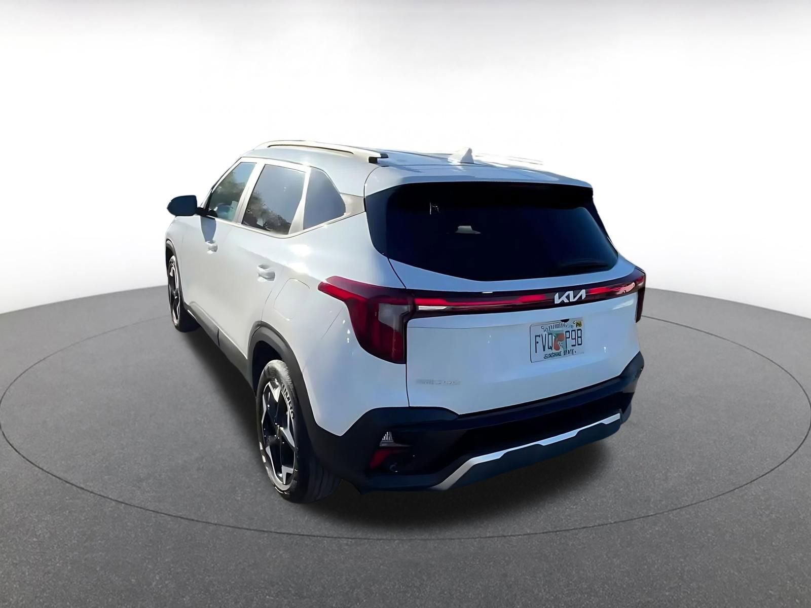 Used 2025 Kia Seltos S FWD image 11