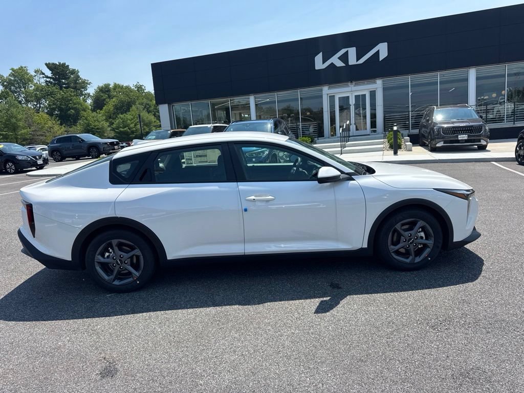 New 2026 Kia K4 FWD image 4