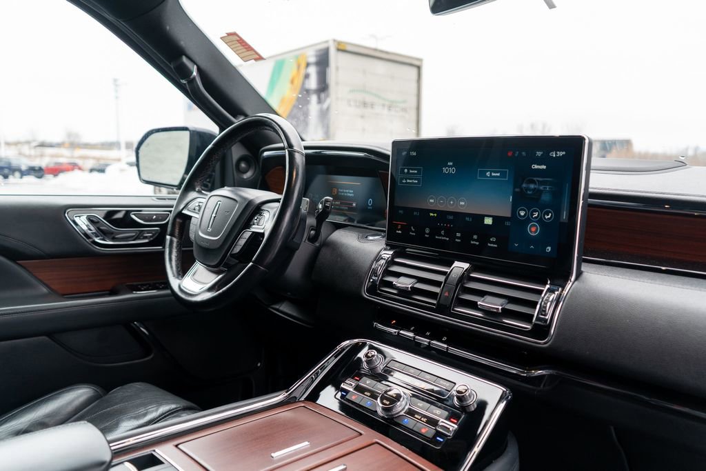 Used 2023 Lincoln Navigator Reserve image 12
