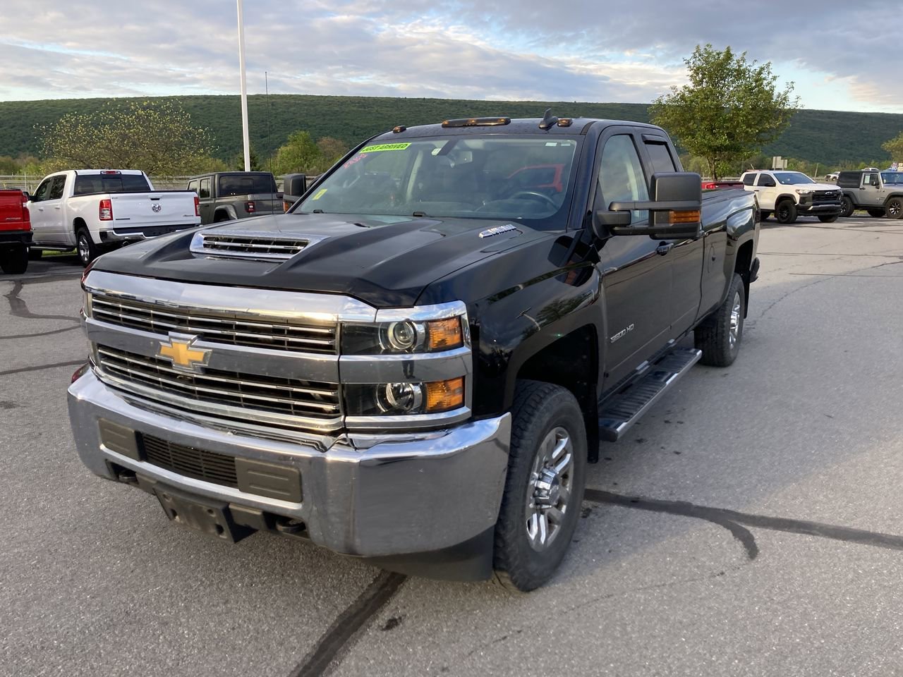 Used 2017 Chevrolet Silverado 3500 LT AWD/4WD image 3