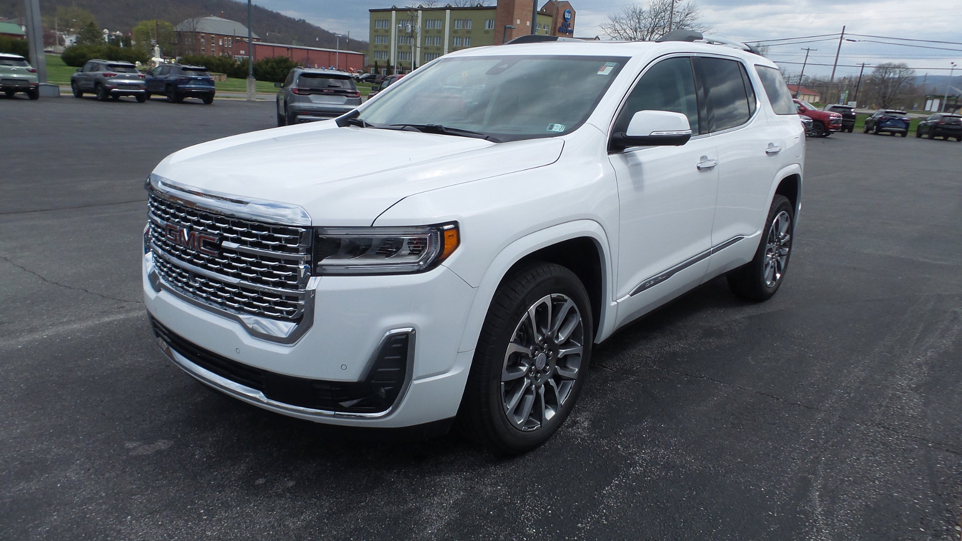 Used 2023 GMC Acadia Denali w/ Denali Ultimate Package FWD image 5