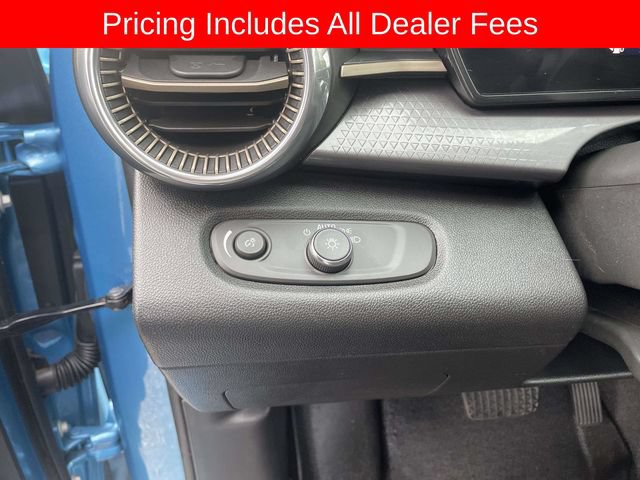 Used 2025 Chevrolet Trax ACTIV w/ Driver Confidence Package FWD image 22