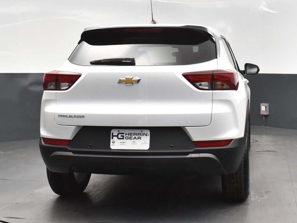 New 2025 Chevrolet TrailBlazer LS w/ LS Convenience Package FWD image 6