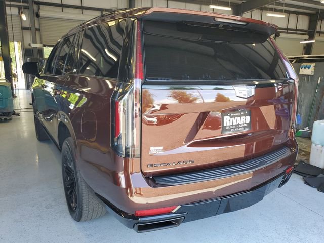 Used 2023 Cadillac Escalade Sport Platinum w/ LPO, ONYX Package AWD/4WD image 3