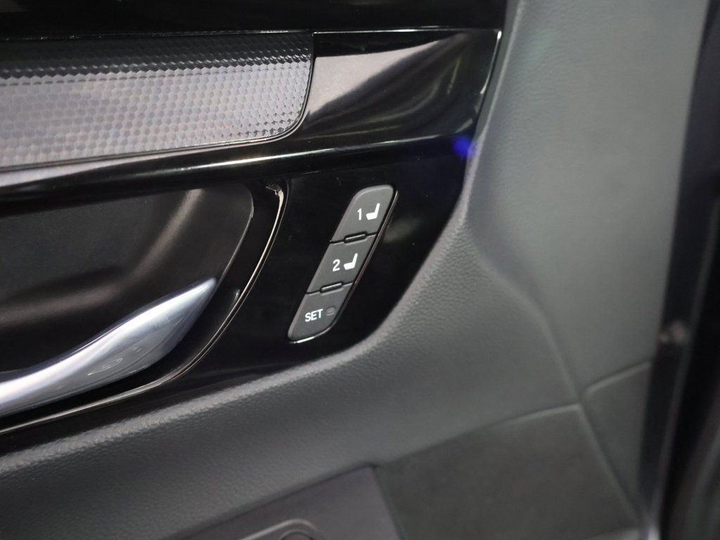 Used 2025 Honda CR-V EX-L image 40