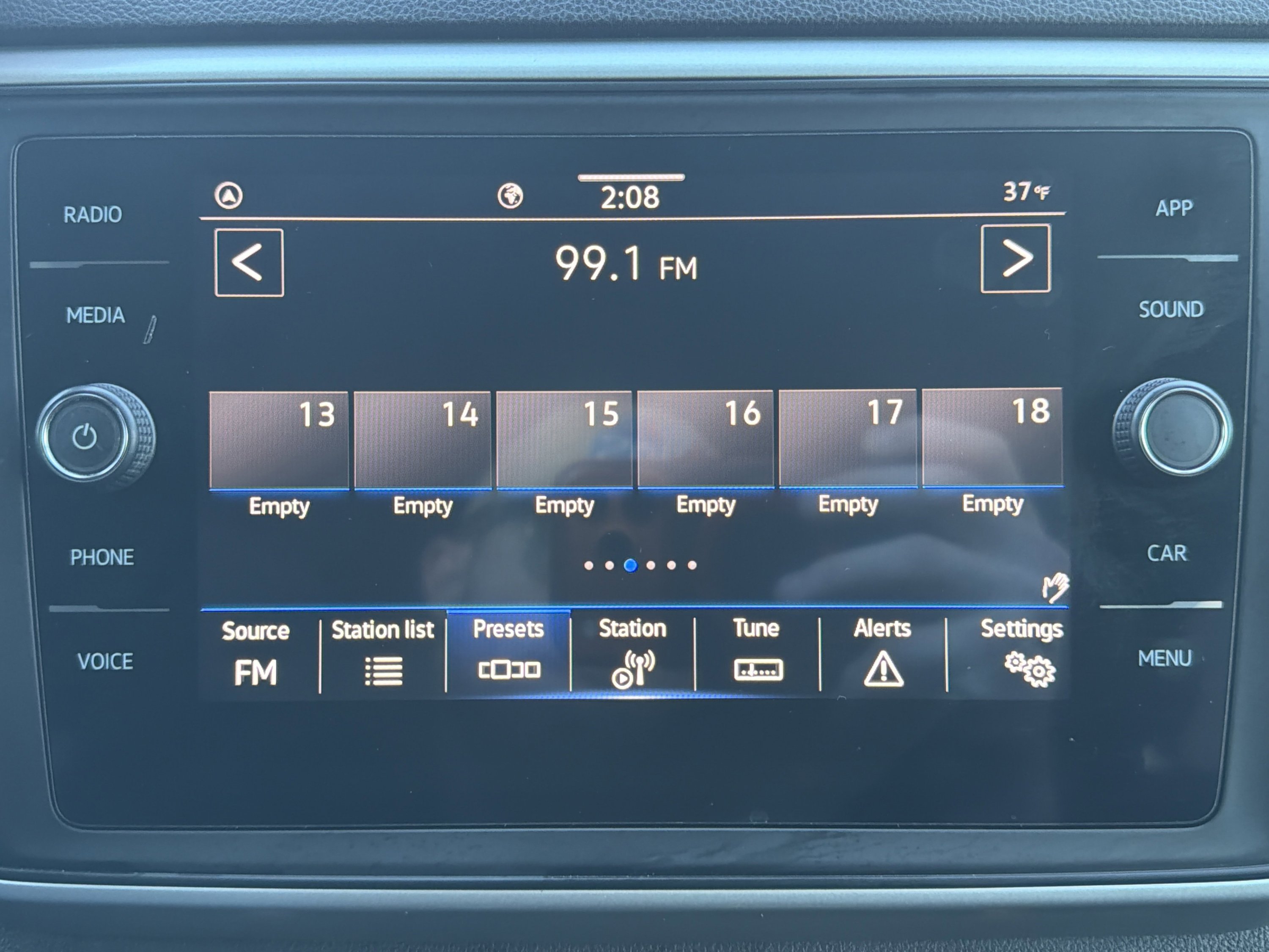 Used 2021 Volkswagen Atlas Cross Sport SE FWD image 65