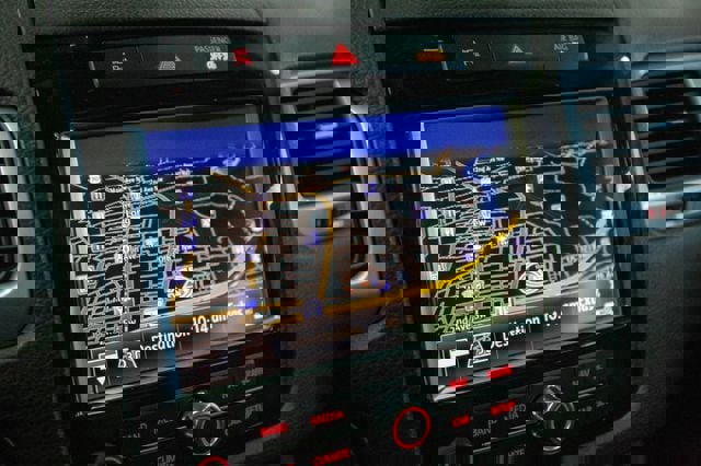 Used 2013 Volkswagen Touareg Executive image 6