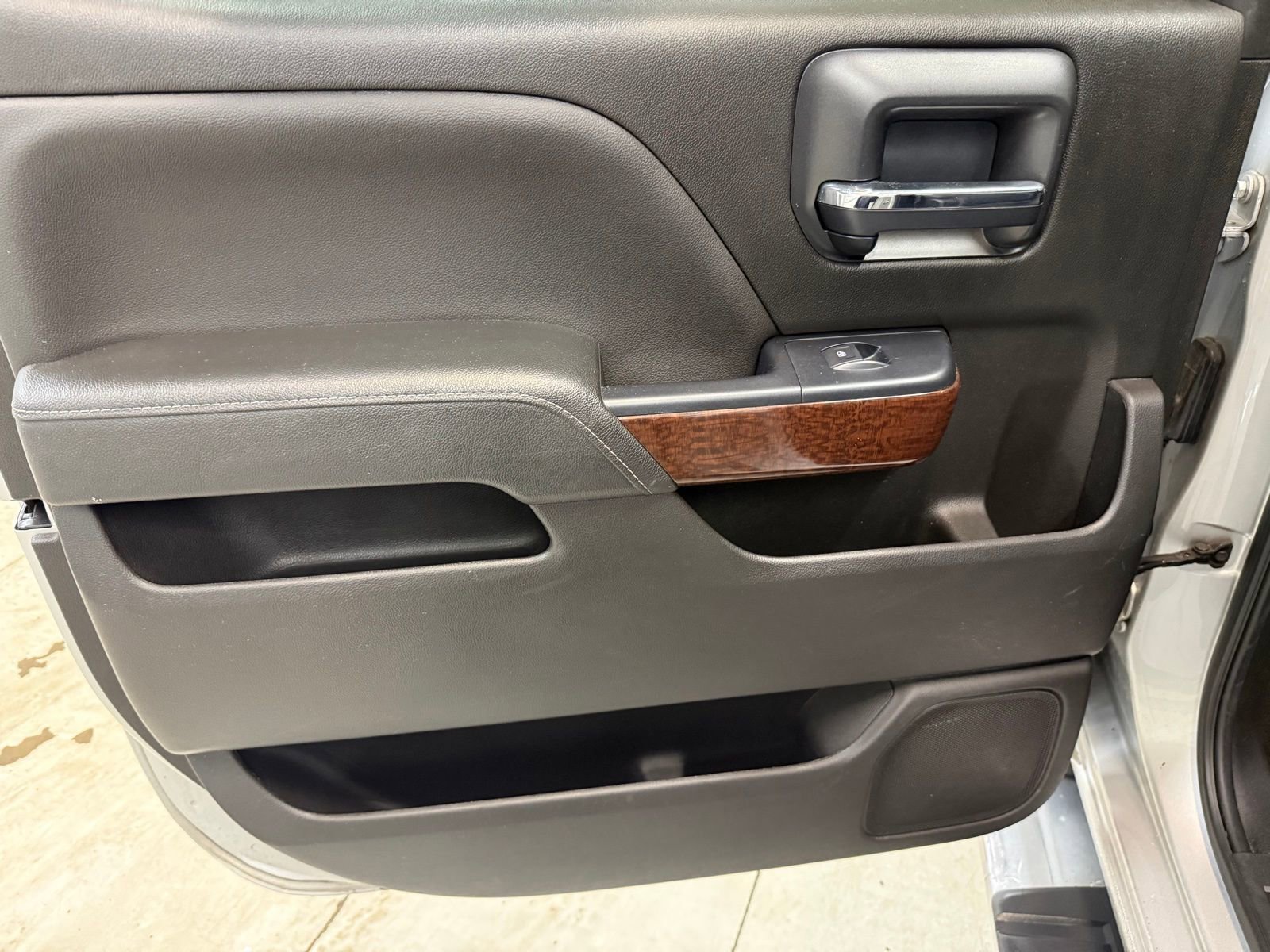 Used 2018 GMC Sierra 2500 SLT w/ Snow Plow Prep Package image 18