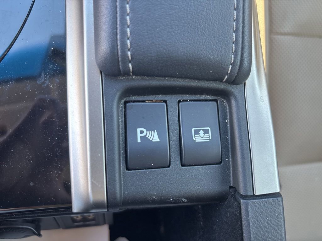 Used 2017 Lexus GS 350 w/ Preferred Accessory Package RWD image 29