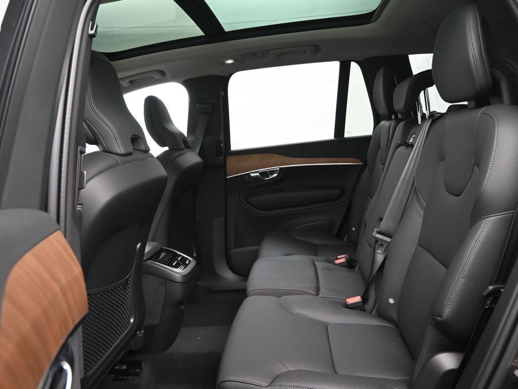 New 2025 Volvo XC90 B6 Plus w/ Protection Package Premier image 26