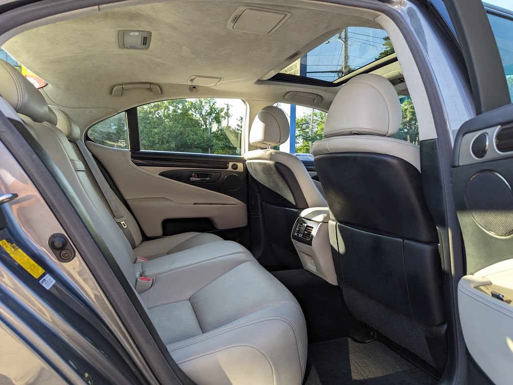 Used 2013 Lexus LS 460 AWD w/ Comfort Pkg image 44