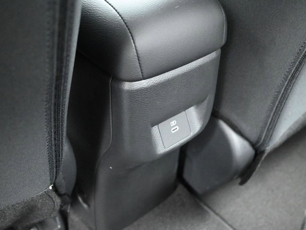 New 2025 Nissan Versa SR w/ Trunk Package FWD image 25