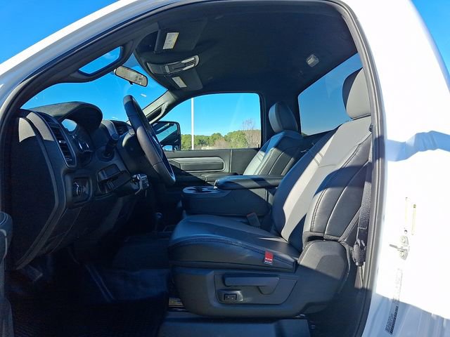 Used 2024 RAM 2500 Tradesman w/ Chrome Appearance Group image 13