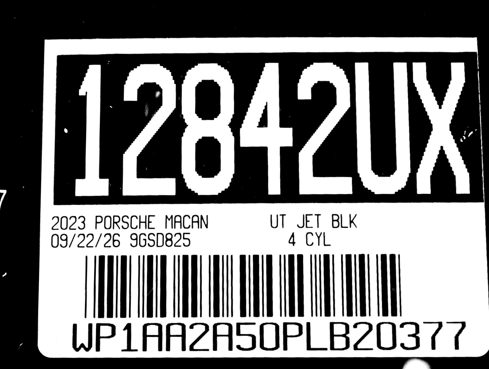 Certified 2023 Porsche Macan AWD/4WD image 29
