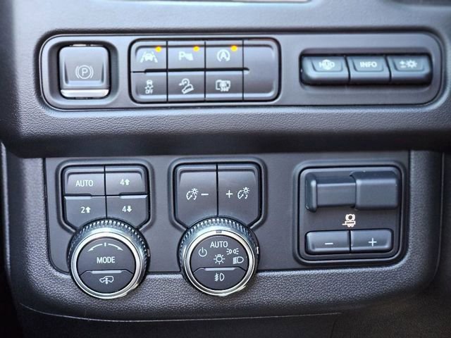 Used 2023 GMC Yukon XL AT4 w/ AT4 Premium Plus Package image 19