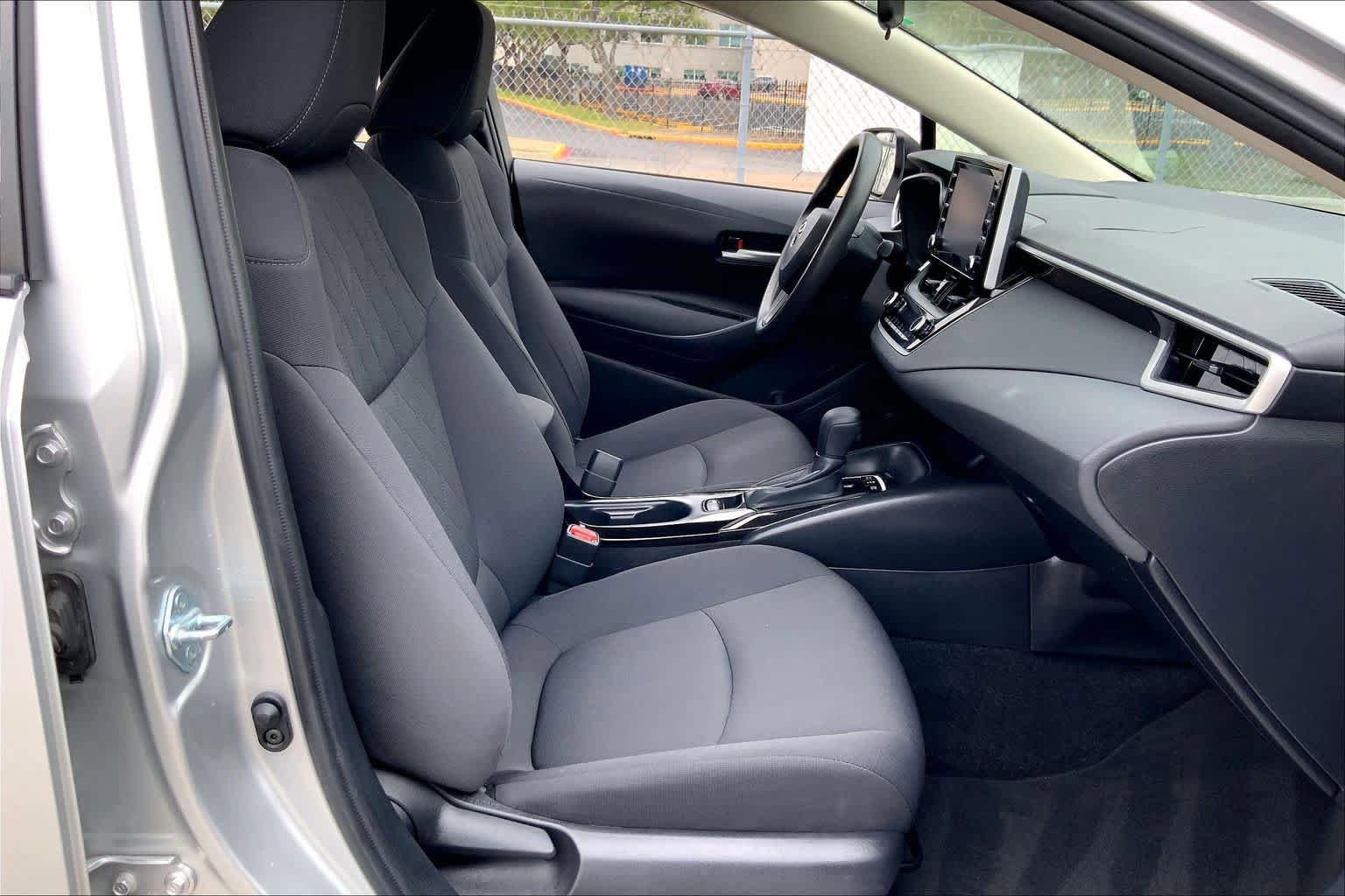 Used 2021 Toyota Corolla LE FWD image 9