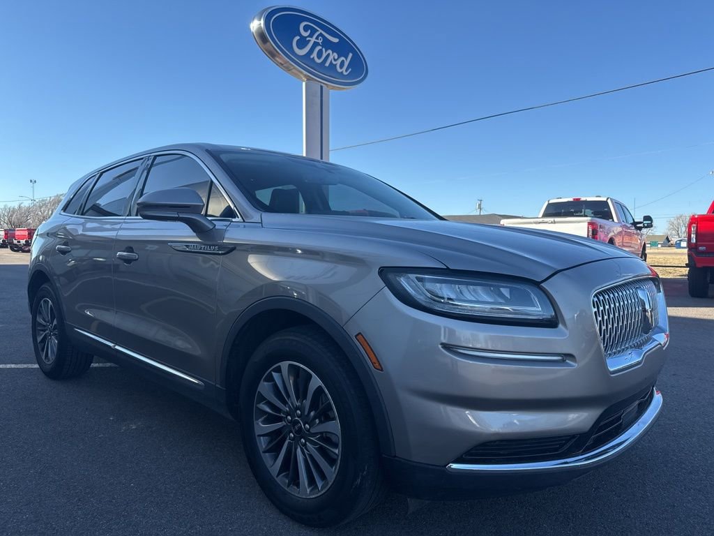 Used 2021 Lincoln Nautilus FWD w/ Equipment Group 101A image 3