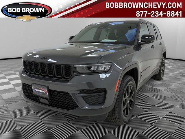 Used 2025 Jeep Grand Cherokee Altitude AWD/4WD video 1