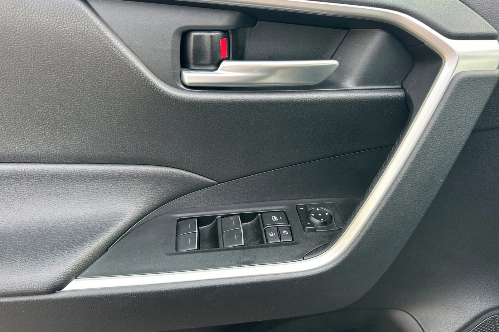 Certified 2025 Toyota RAV4 XLE image 11