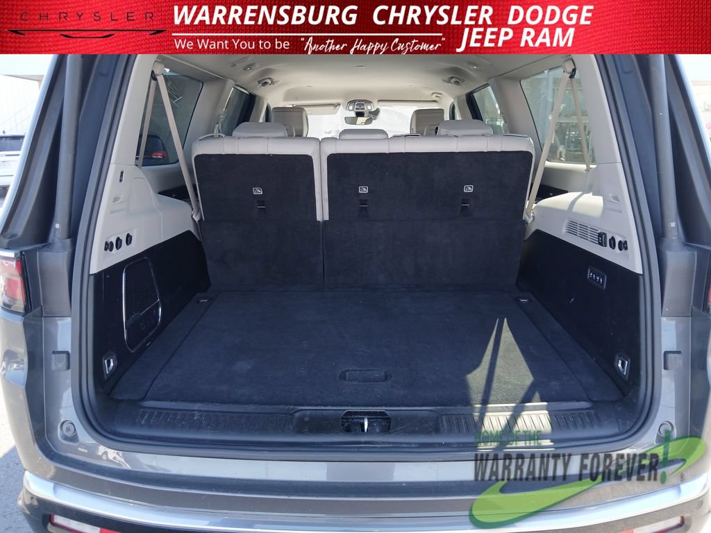 Used 2024 Jeep Wagoneer L Series II w/ Flexible Seating Group AWD/4WD image 33