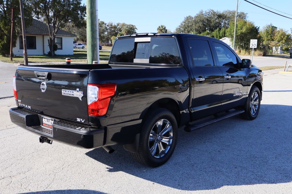 Used 2018 Nissan Titan SV w/ SV Convenience Package image 6
