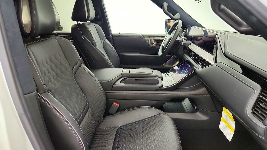 Used 2025 INFINITI QX80 Autograph AWD/4WD image 26