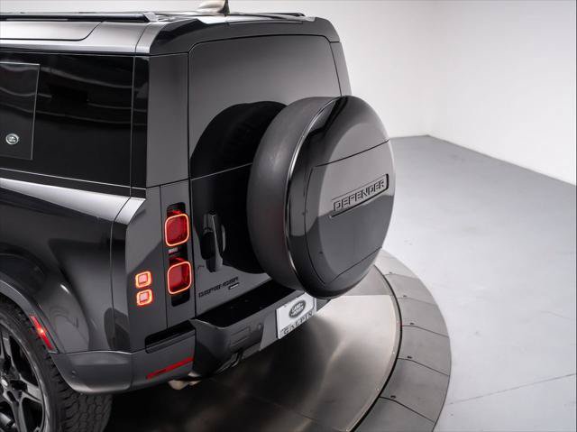 Used 2023 Land Rover Defender 110 SE AWD/4WD image 32