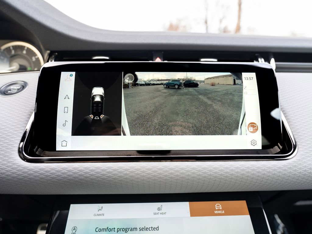 Used 2023 Land Rover Range Rover Evoque R-Dynamic S image 29