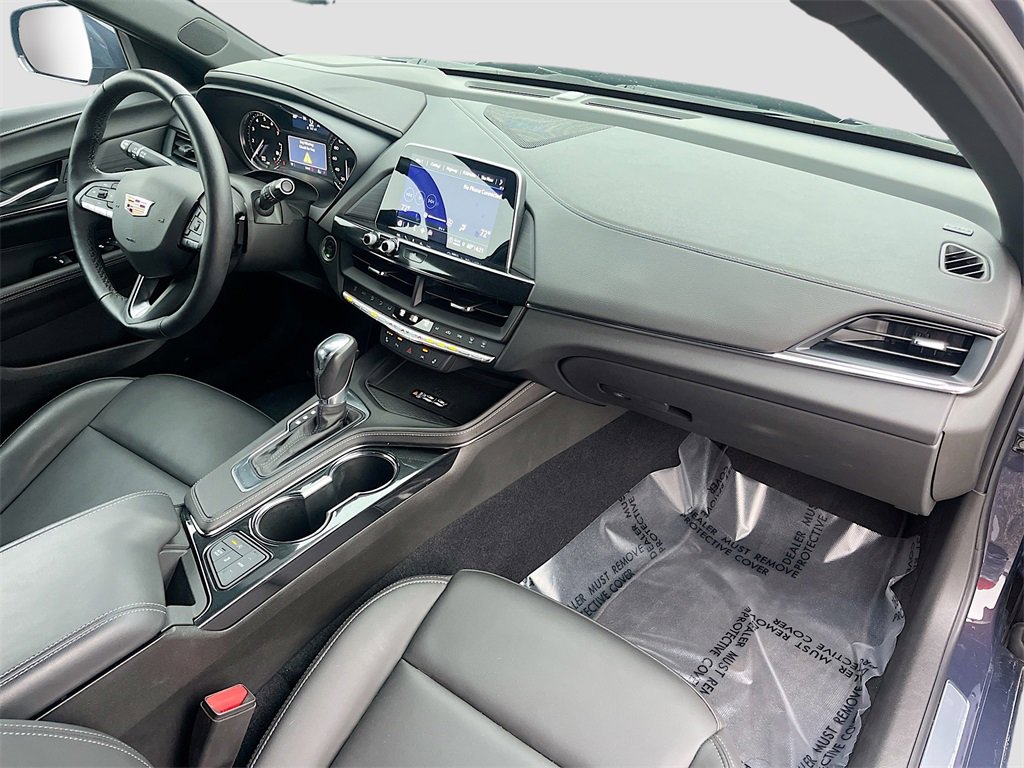 Used 2025 Cadillac CT4 Luxury image 28