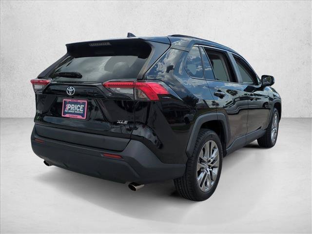 Used 2020 Toyota RAV4 XLE Premium FWD image 5