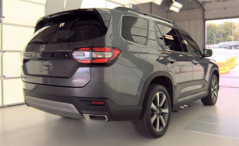 Used 2023 Honda Pilot Touring image 10