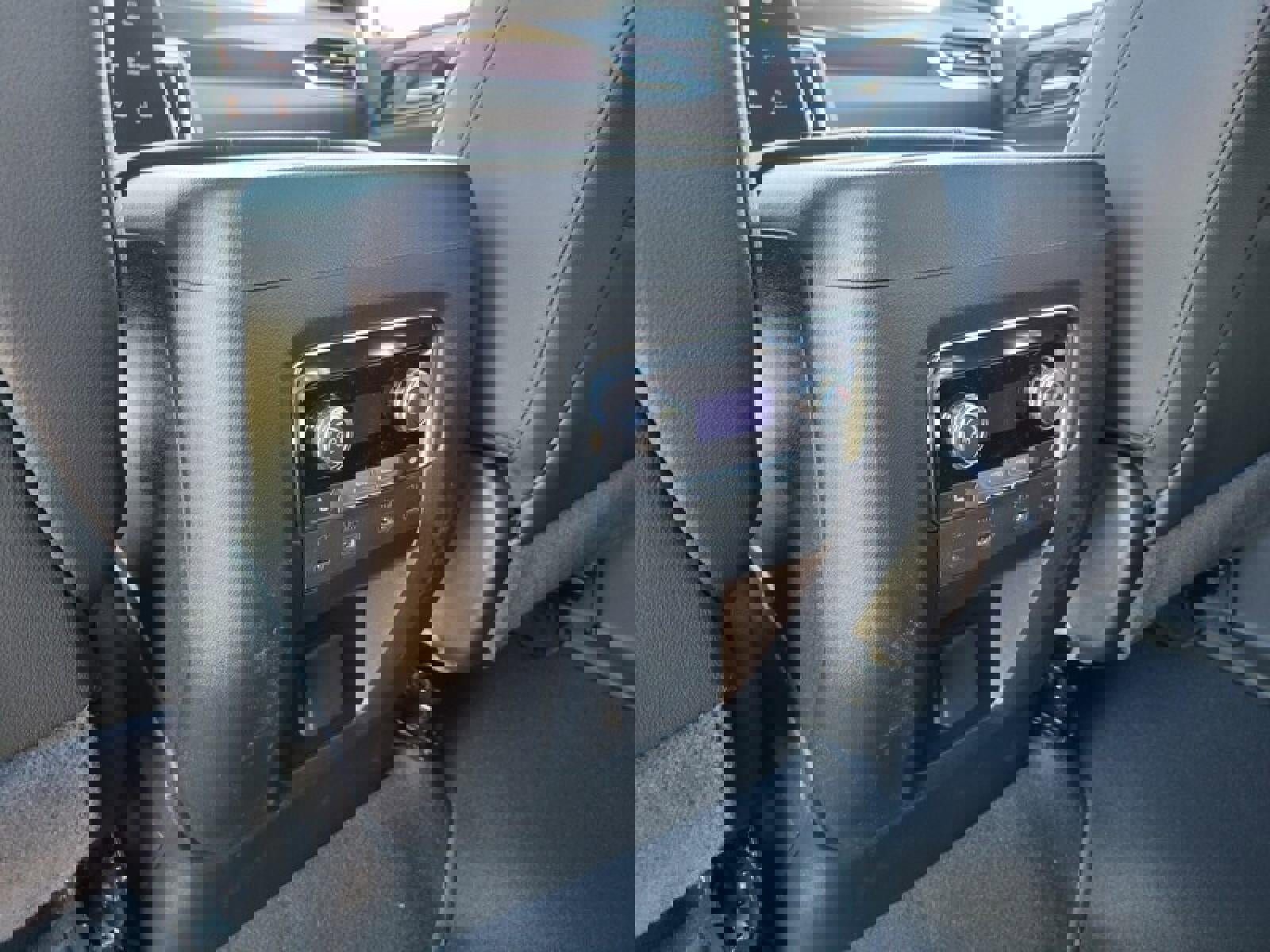 New 2026 GMC Yukon XL Elevation w/ Elevation Premium Package image 30