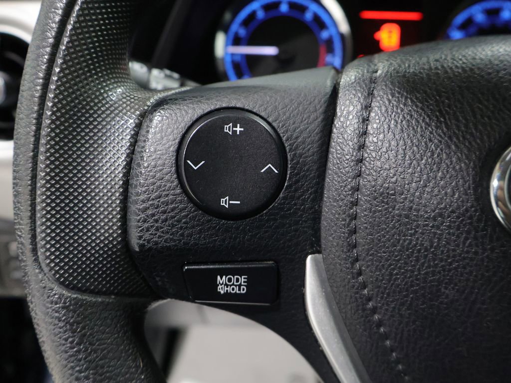 Used 2017 Toyota Corolla LE w/ Carpet Mat Package (TMS) image 31